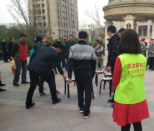 “建业携农西，服务你我他” ——雨之露社工周宣传进企业